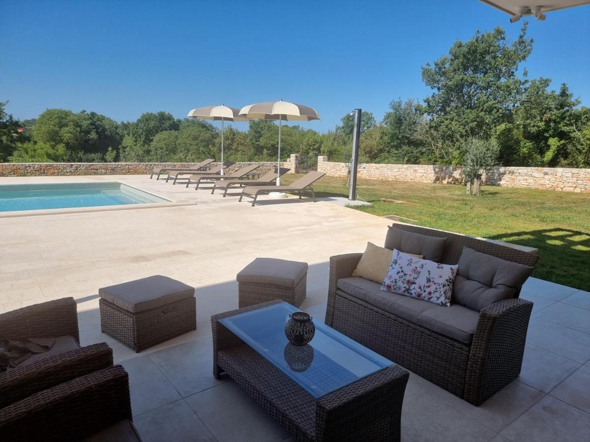 Cukrici Luxury Villa Serena 2022 - With Heated Pool מראה חיצוני תמונה