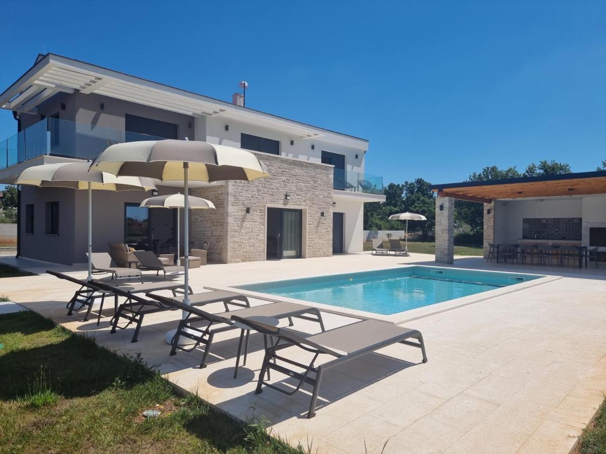 Cukrici Luxury Villa Serena 2022 - With Heated Pool מראה חיצוני תמונה