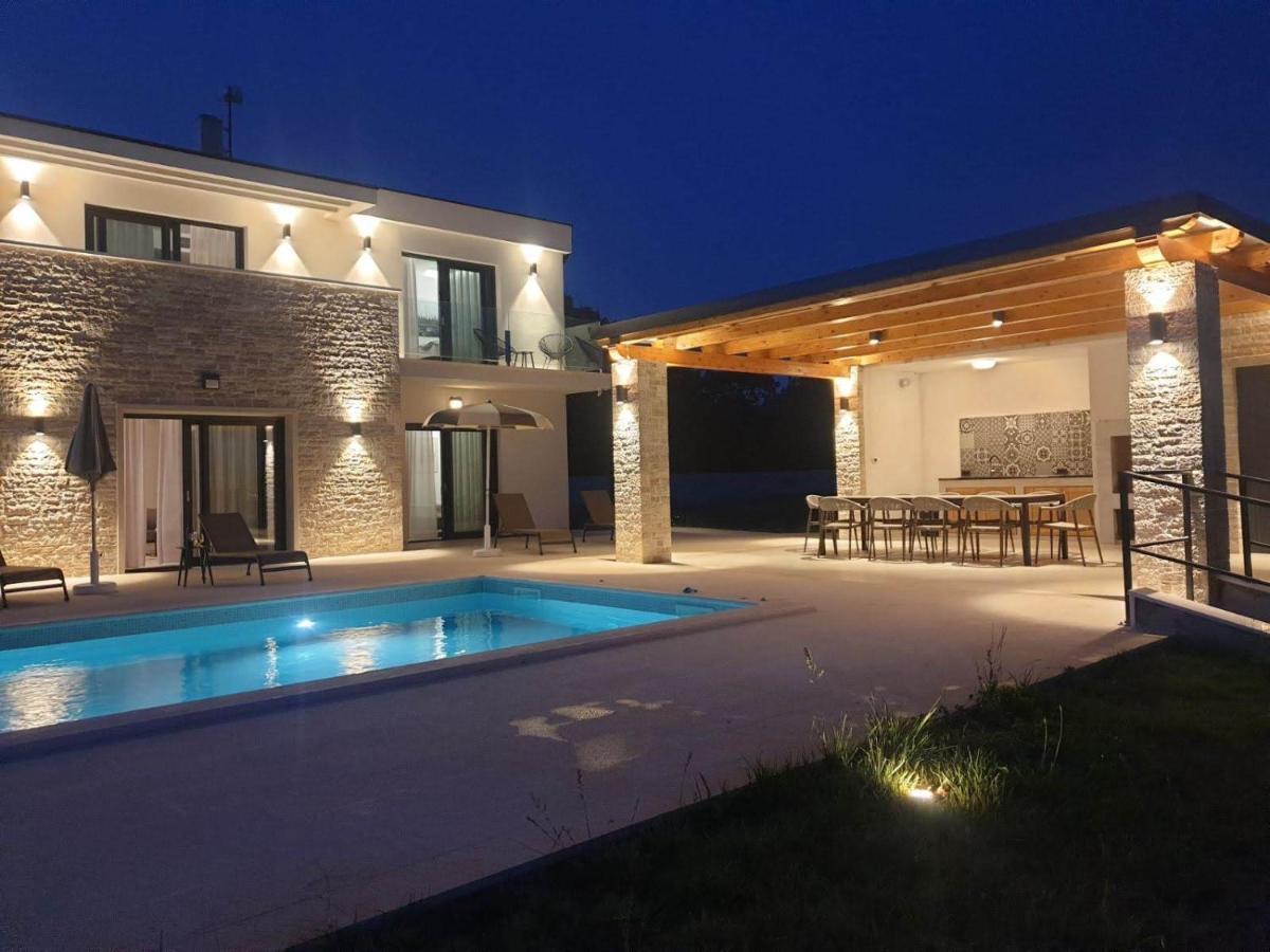 Cukrici Luxury Villa Serena 2022 - With Heated Pool מראה חיצוני תמונה