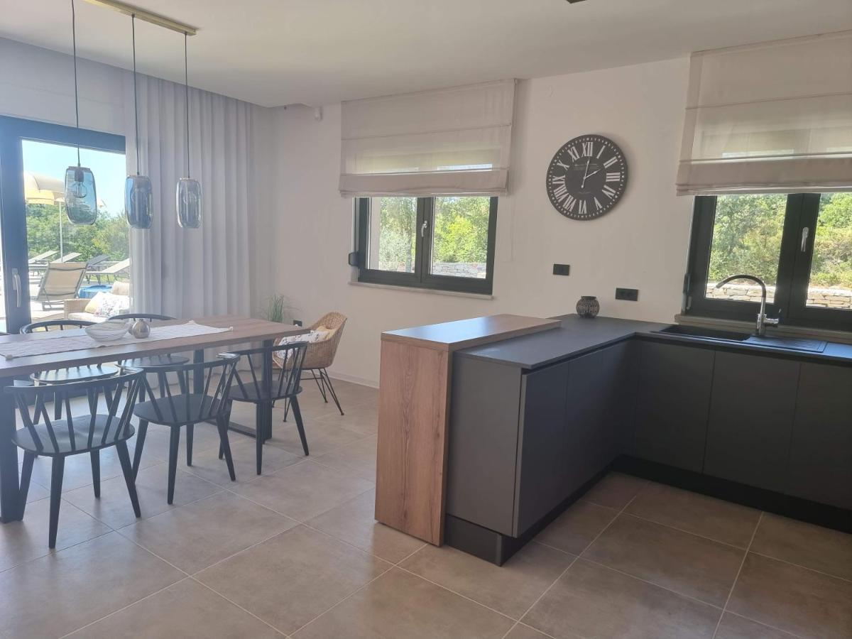 Cukrici Luxury Villa Serena 2022 - With Heated Pool מראה חיצוני תמונה